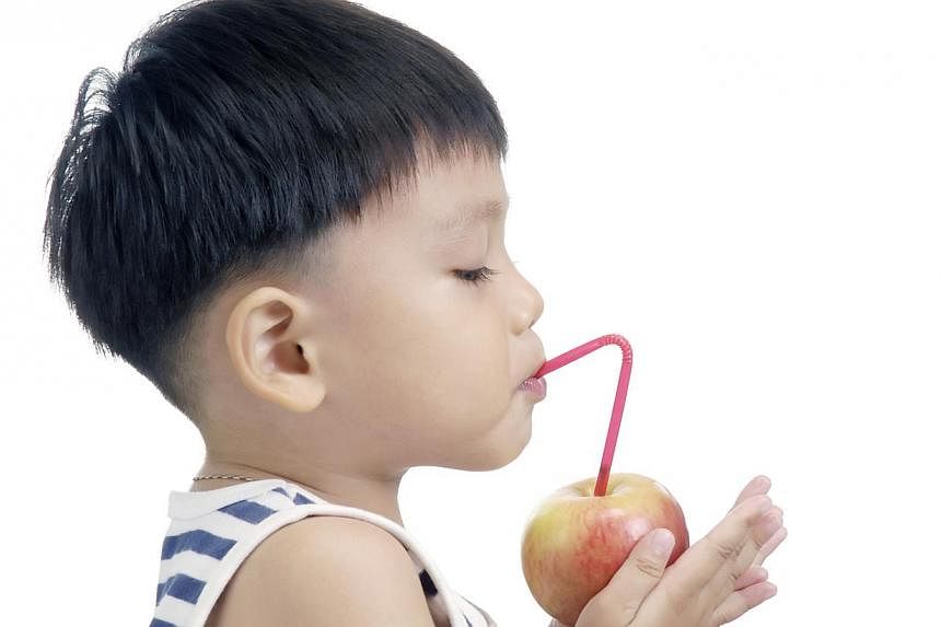The Health Promotion Board (HPB) says that a glass of juice is not as healthy as you think, because it contains as much sugar as a sweetened drink.&nbsp;-- PHOTO: ISTOCKPHOTO