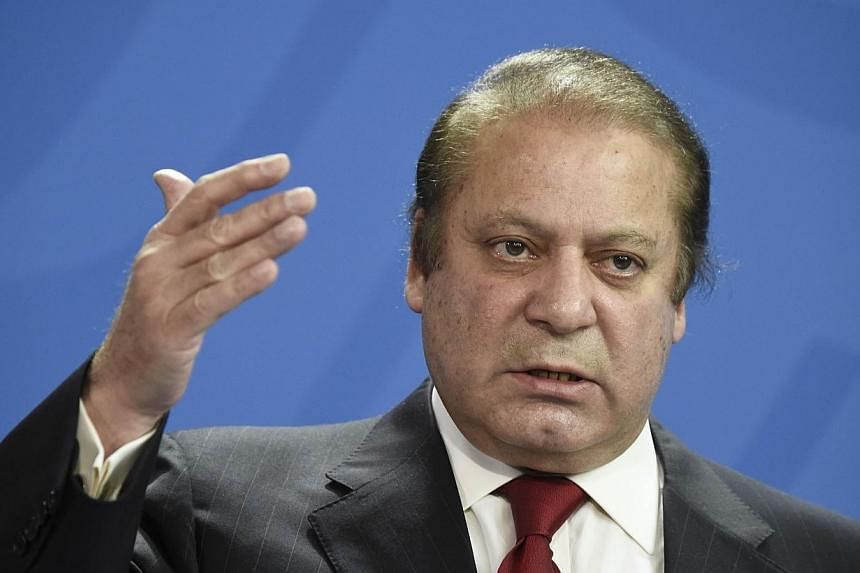 Pakistan's Prime Minister Nawaz Sharif has rejected the use of a bulletproof car provided by rival India for next week's summit of South Asian leaders in Kathmandu, a Nepalese official said on Monday. -- PHOTO: AFP