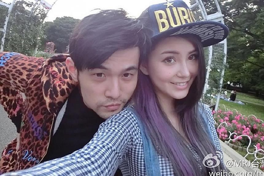 The two photos of Chou, 35, and Quinlivan, 21, were released through Weibo today. -- PHOTO:&nbsp;WEIBO ACCOUNT OF JAY CHOU