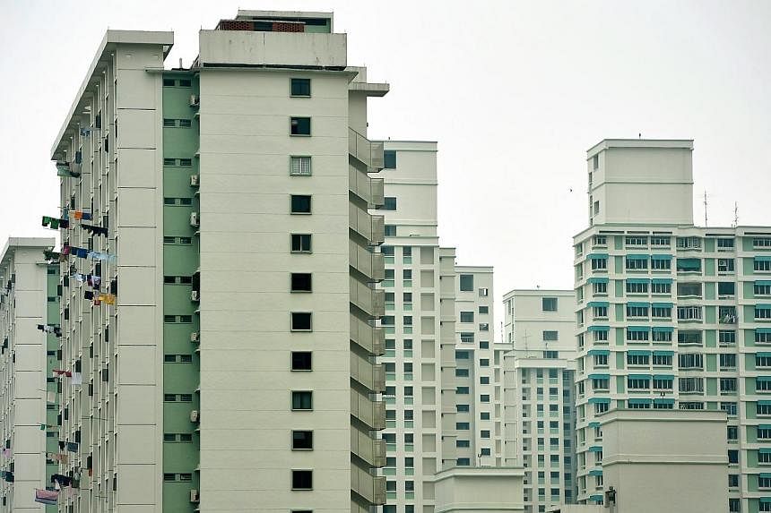 The HDB on Monday called for nominations for next year's Housing Board's Good Neighbour Awards, which recognise individuals who have shown acts of care and thoughtfulness to their neighbours and community. -- ST PHOTO:&nbsp;KUA CHEE SIONG