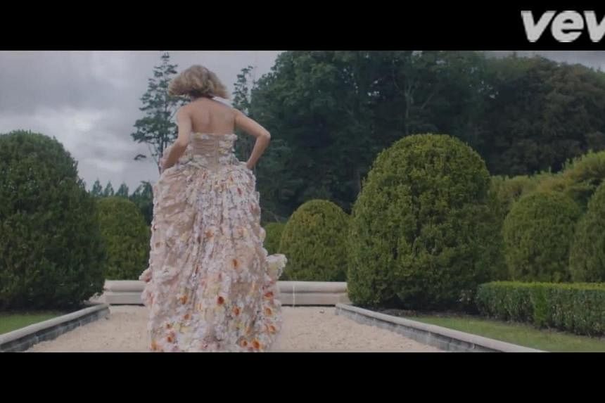 Taylor Swift Scene From Blank Space Music Video Recreated