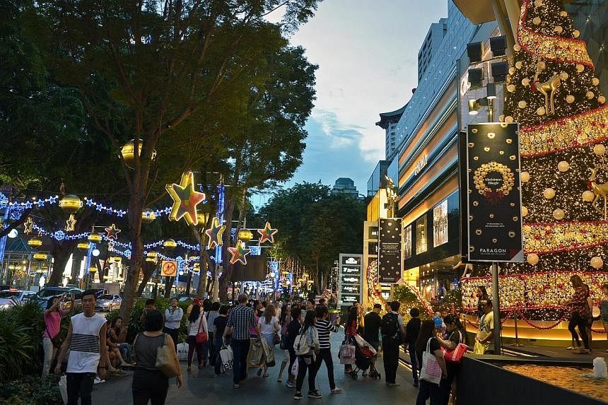 It is now more expensive for expats to live in Singapore than last year, a new cost of living survey showed on Dec 11, 2014, as the Republic moved up five spots to become the world's 26th costliest place for them. &nbsp;-- PHOTO: ST FILE