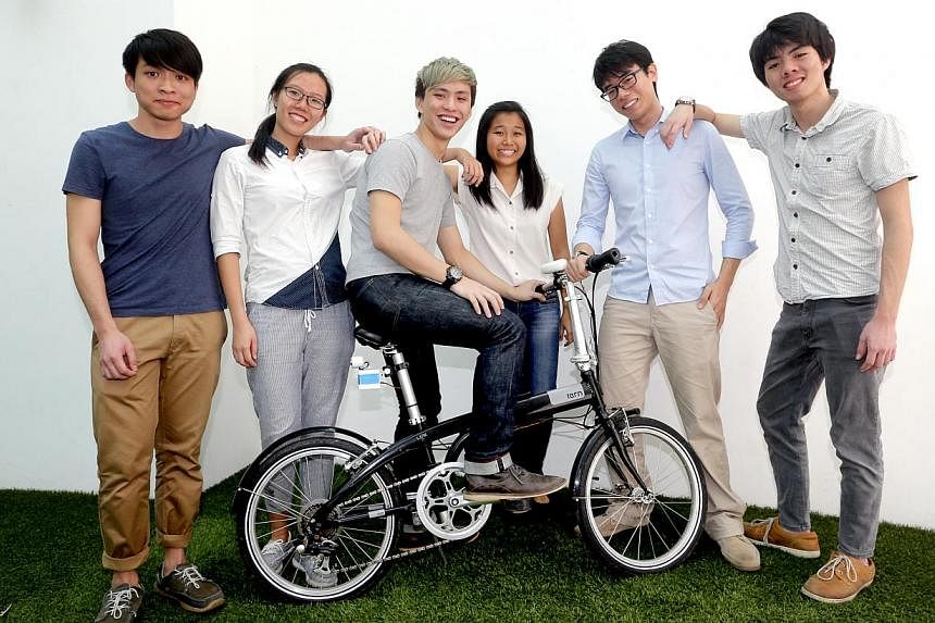 SUTD students (from left) Teng Yi Yang, Wu Chu Yi, Tan Yu Jie, Ng Jia Wen, Tan Yi Hao and Ethan Liew Sheng Wei, who are behind the Cylan prototype sensor.