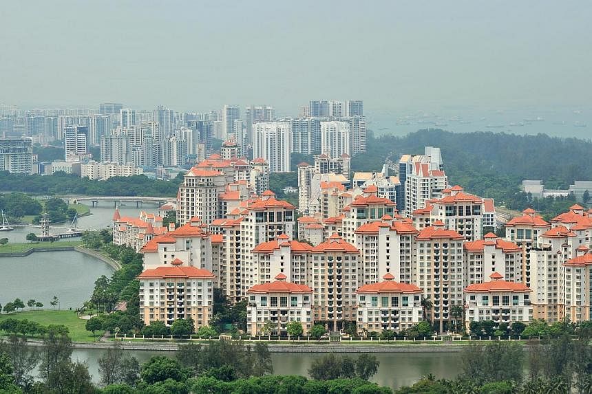 The SRPI, compiled by the National University of Singapore's Institute of Real Estate Studies, showed overall resale prices declined 0.3 per cent in November from the previous month. -- ST PHOTO:&nbsp;LIM YAOHUI