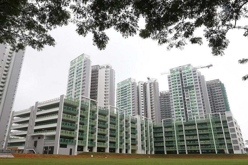 Some future residents of Build-To-Order project Fernvale Lea claimed that the development booklet of the area showed the site was reserved for a Chinese temple. However, the HDB and URA said the town map and site plan issued included notes which indi