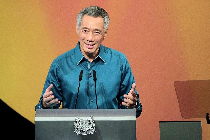 The economy grew a "moderate" 2.8 per cent in 2014 as productivity gains remained weak for a third straight year, Prime Minister Lee Hsien Loong said in his yearly New Year message on Wednesday, Dec 31, 2014, but added that incomes continued to rise.