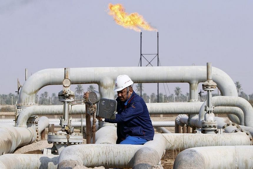 Iraq oil exports soar but low prices hit revenue | The Straits Times