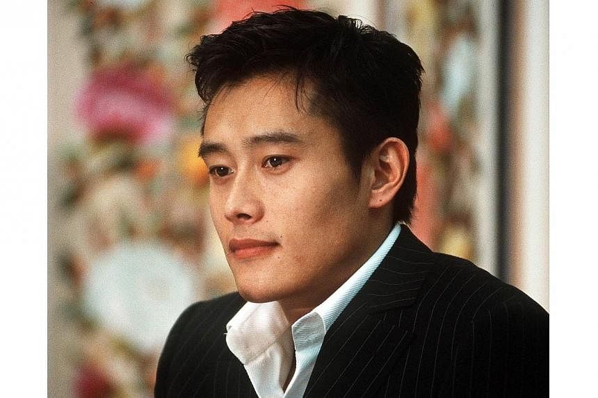 Korean actor Lee Byung Hun warned on Monday that he would take legal action against unverified news reports and rumours concerning his blackmail case. -- PHOTO: U WEEKLY
