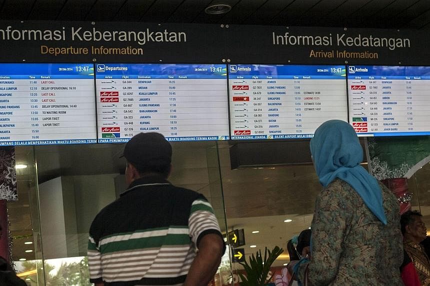Indonesia's transport ministry has cracked down on the sale of cheap tickets for domestic flights to ensure airlines do not cut corners on safety, authorities said on Thursday, just over a week after an AirAsia flight crashed into the Java Sea. -- PH