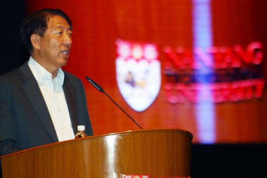 Deputy Prime Minister Teo Chee Hean speaking at the Global Young Scientists Summit opening ceremony at Nanyang Technological University on Sunday, Jan 18, 2015. -- PHOTO:&nbsp;ZAOBAO &nbsp;
