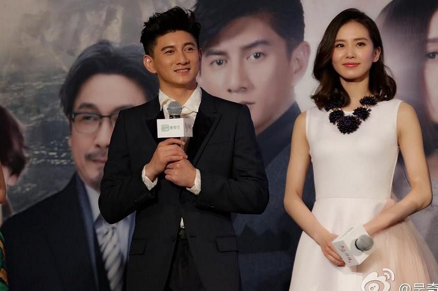 Television sweethearts Nicky Wu (left) and Liu Shishi will hold their wedding at the end of the year at the earliest. -- PHOTO: WEIBO/WUQILONG