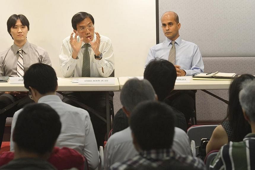 Singapore Democratic Party (SDP) chief Chee Soon Juan (centre) presenting the opposition party’s population plan, together with Jeremy Chen (left) and Vincent Wijeysingha,&nbsp;on Feb 14, 2013. Mr Chen, who helped draw up some of the SDP's policies