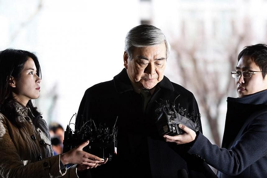 Korean Air Lines chairman Cho Yang Ho arriving to testify at the second court hearing of his daughter Heather, at the Seoul Western District court in Seoul, on Jan 30, 2015. -- PHOTO: REUTERS&nbsp;