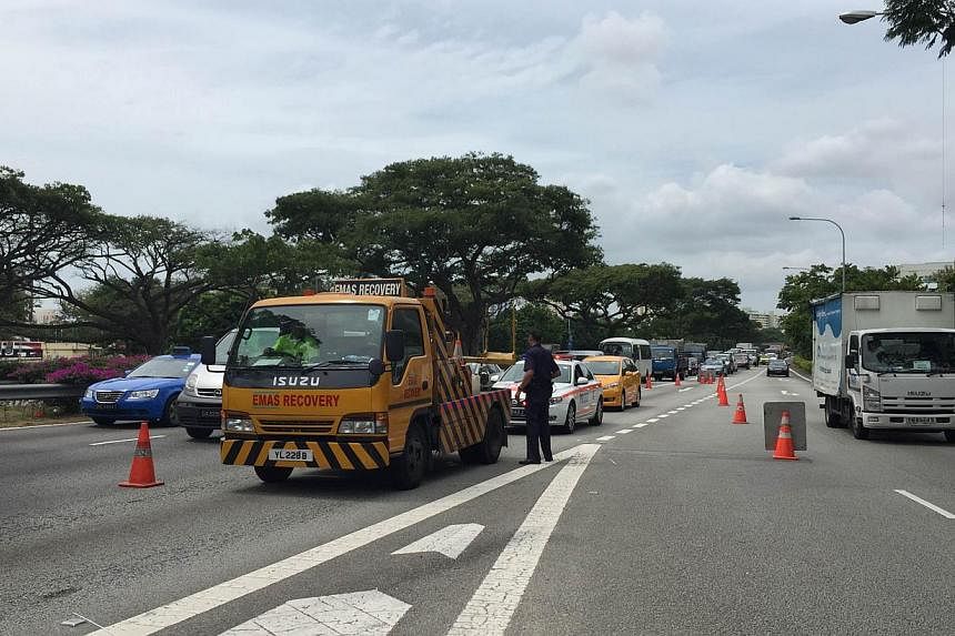 The incident caused a minor traffic snarl on the PIE. -- ST PHOTO:&nbsp;TIFFANY GOH