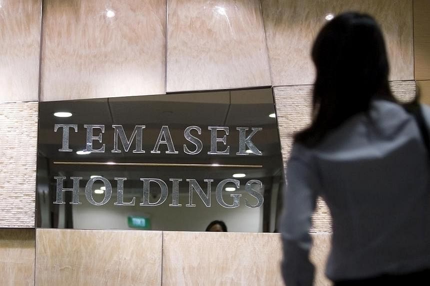 Temasek, which managed $223 billion of assets as of last March, said the rating firm's proposed new rules for grading investment holding companies lump Singapore with riskier nations such as Greece and Jamaica. -- PHOTO: BLOOMBERG