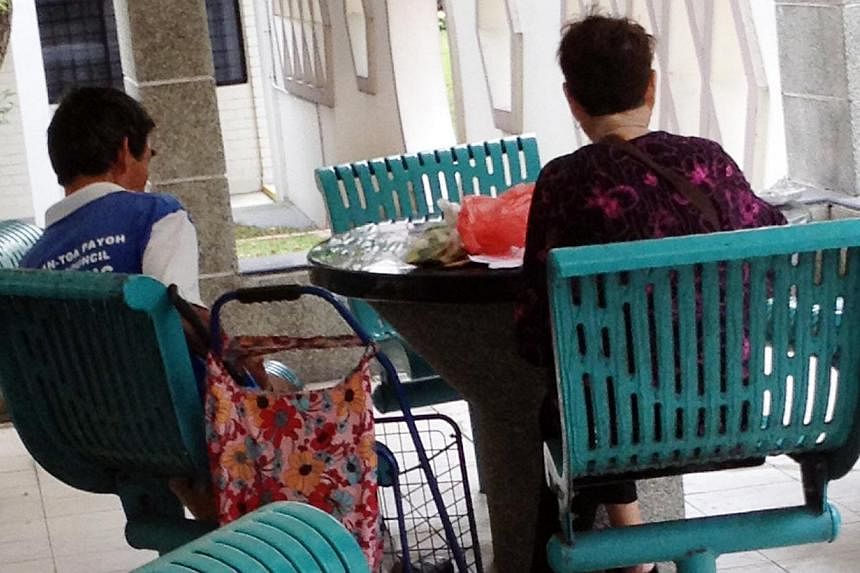 &nbsp;Mr Tan Soy Kiang, 70, met one of the women who was allegedly cheating him of his earnings on Feb 4, a day after he received his pay packet. PHOTO: TNP