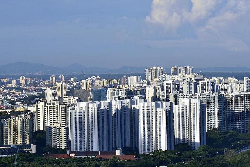 Close to 40 per cent of appeals by Singapore citizens and permanent residents to buy a Housing Board flat while holding on to private property were approved in the last two years. -- PHOTO: ST FILE