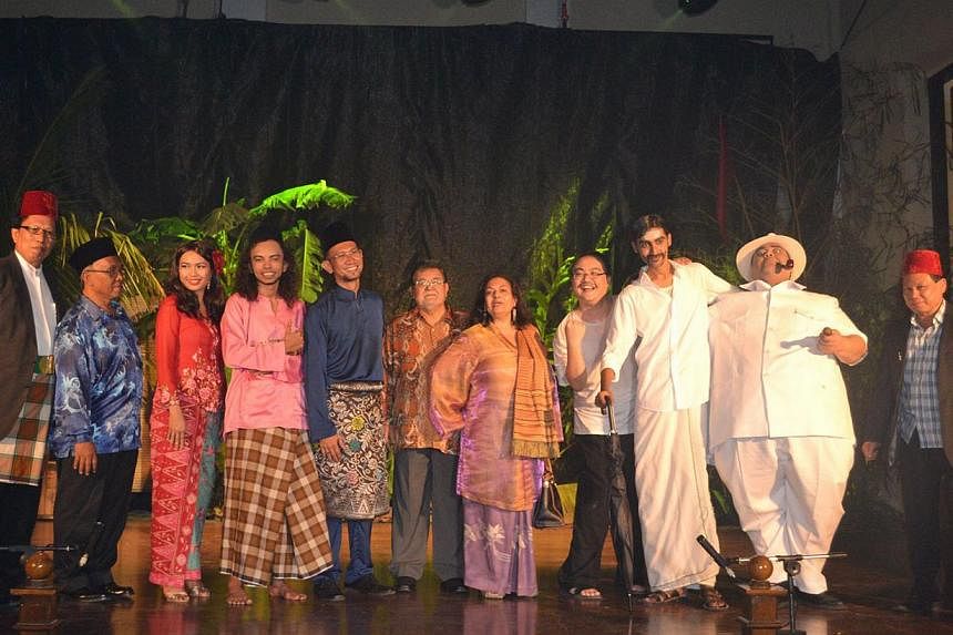 The popular George Town Festival included a Boria performance, a typically Straits Muslim form of entertainment that used to be presented in public spaces a long time ago. Using parody, it pokes fun at modern life, while carrying a comedic moral mess