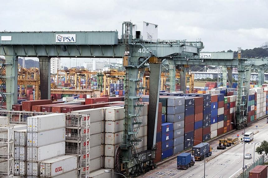 Singapore's non-oil domestic exports in January grew a much better-than-expected 4.3 per cent from a year earlier, higher than the 2.3 per cent increase in December, on a rise in both electronic and non-electronic shipments. -- PHOTO: BLOOMBERG