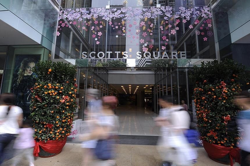 Scotts Square, home to luxury brands such as Michael Kors, is quiet on both weekdays and weekends, despite its prime location sandwiched on a busy street between Far East Plaza and Tangs. -- ST PHOTO: EDWARD TEO&nbsp;