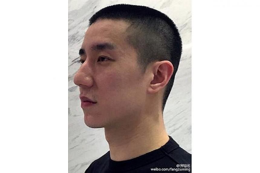 Jaycee shared photos of his new hairdo and the hairstyling session on Weibo with a brief caption, cong xin kai shi, a pun that sounds like "new start" and means "start from the heart". --&nbsp;PHOTO: WEIBO.COM/FANGZUMING