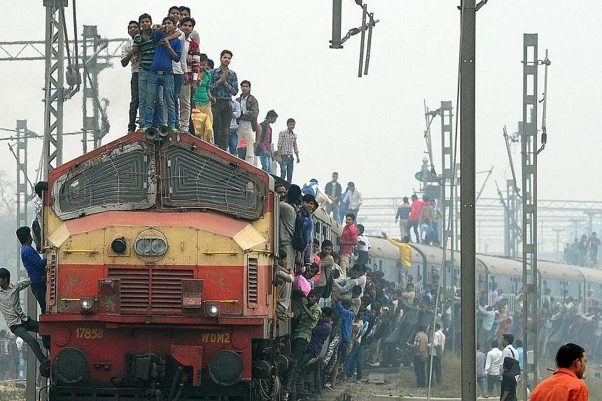 India will increase investment in its overloaded railway network to 8.5 trillion rupees (S$186 billion) over the next five years, the government said on Thursday, Feb 26, 2015, promising to modernise existing tracks and introduce faster trains. -- PH