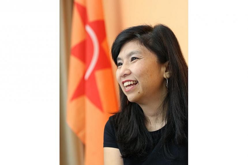 Former National Solidarity Party (NSP) secretary general Jeannette Chong-Aruldoss has quit the party and applied to join the Singapore People's Party (SPP), helmed by veteran politician Chiam See Tong.&nbsp;-- ST PHOTO:&nbsp;LIANHAE ZAOBAO&nbsp;