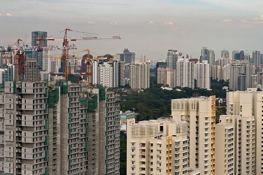 Construction of flats along Margaret Drive and Dawson Road in 2012. Commuters from the new housing estates there will soon enjoy a new bus service that connects them to nearby MRT stations and facilities. -- PHOTO: ST FILE
