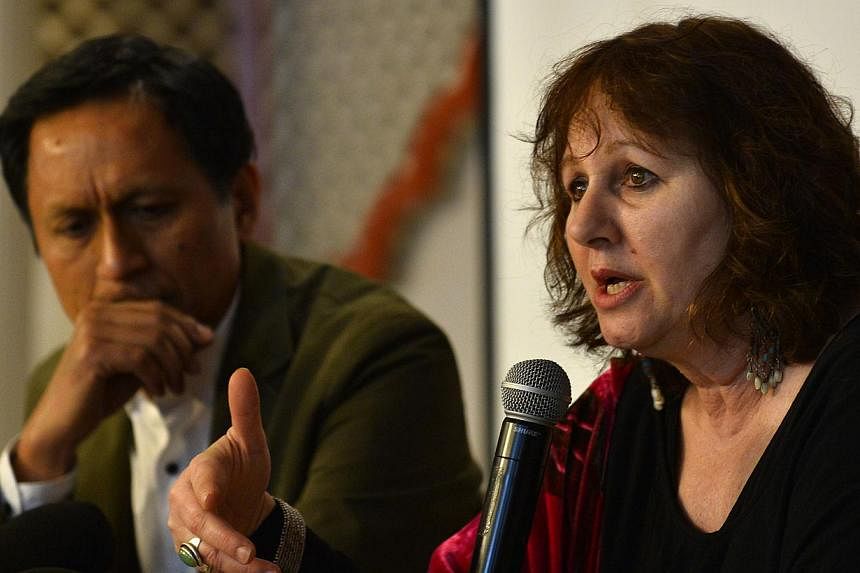 Leslee Udwin (right), director of the documentary India's Daughter, gestures during a press conference alongside her co-producer, Indian TV journalist Dibang (left), in New Delhi on March 3, 2015. Her&nbsp;new documentary based on the fatal gang-rape