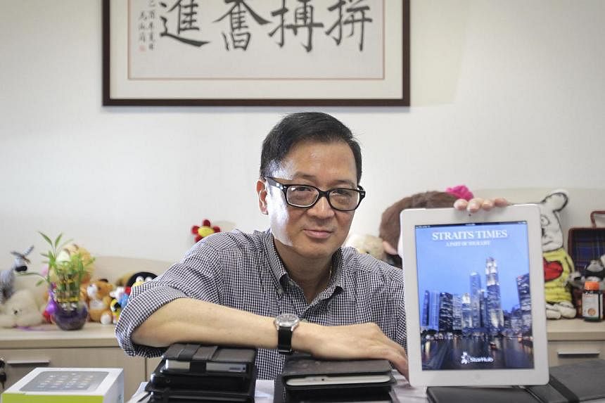 The Straits Times' former Deputy Editor Felix Soh died from pneumonia at home on Sunday morning. -- ST PHOTO: KEVIN LIM