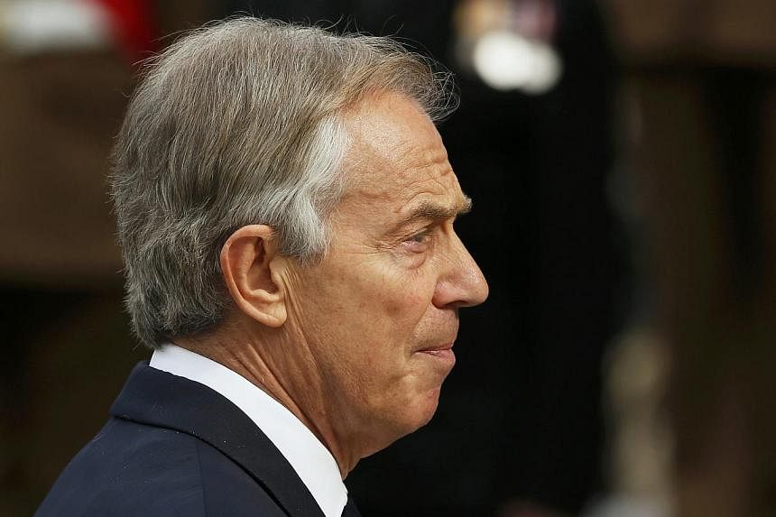 Britain's Labour Party must return to the political centre ground if it is to rebuild support after suffering a crushing defeat in Thursday's general election, former Labour prime minister Tony Blair said in an article published on Sunday. -- PHOTO: 