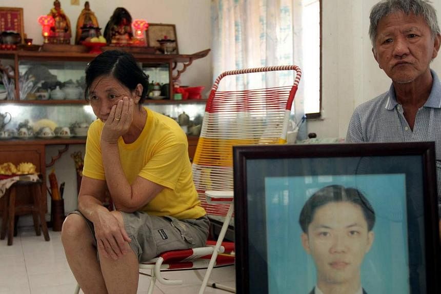 Democratic Action Party (DAP) aide Teoh Beng Hock’s father Teoh Leong Hwee, 62, and mother Teng Shuw Hor, 56, plan to hold a special memorial service for their son. Teoh’s body was found on the rooftop of a building next to the Malaysian Anti-Cor