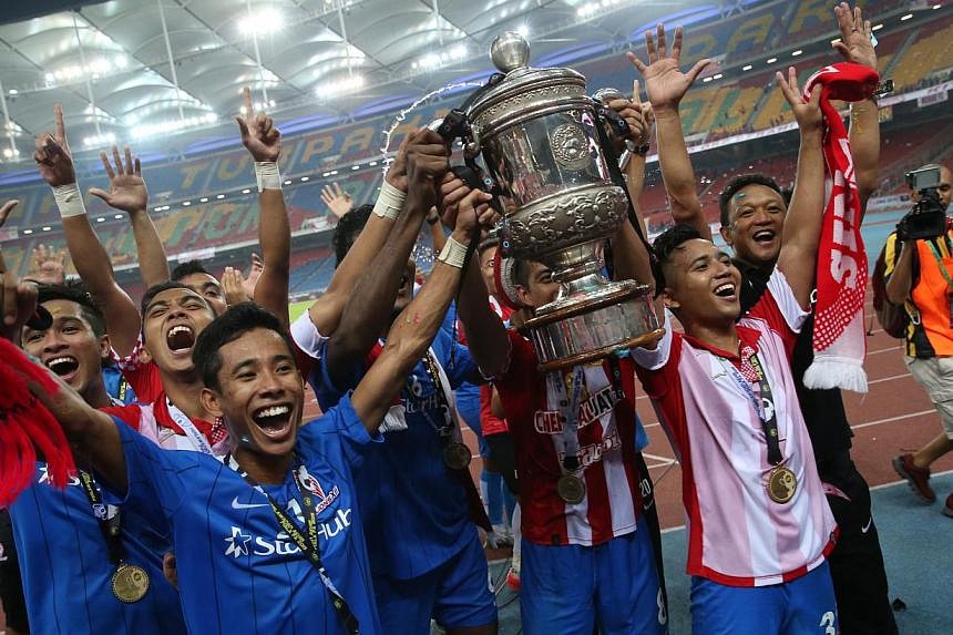 Football: LionsXII Clinch Malaysian FA Cup After 3-1 Victory Over ...