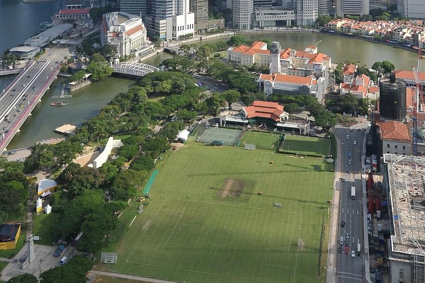 Members of the public would be prohibited from flying kites or drones, or hoisting ballons, over the Padang and its surrounding areas on selected days from June to Aug 9. -- PHOTO: ST FILE