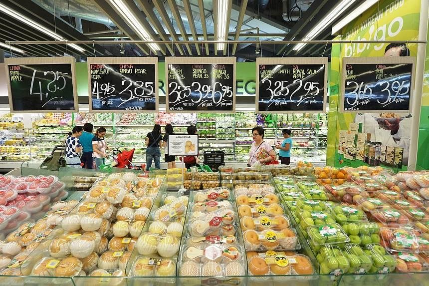 This initiative will start off at NTUC FairPrice's seven hypermarkets before eventually being rolled out to its other supermarkets. -- ST PHOTO: ALPHONSUS CHERN&nbsp;