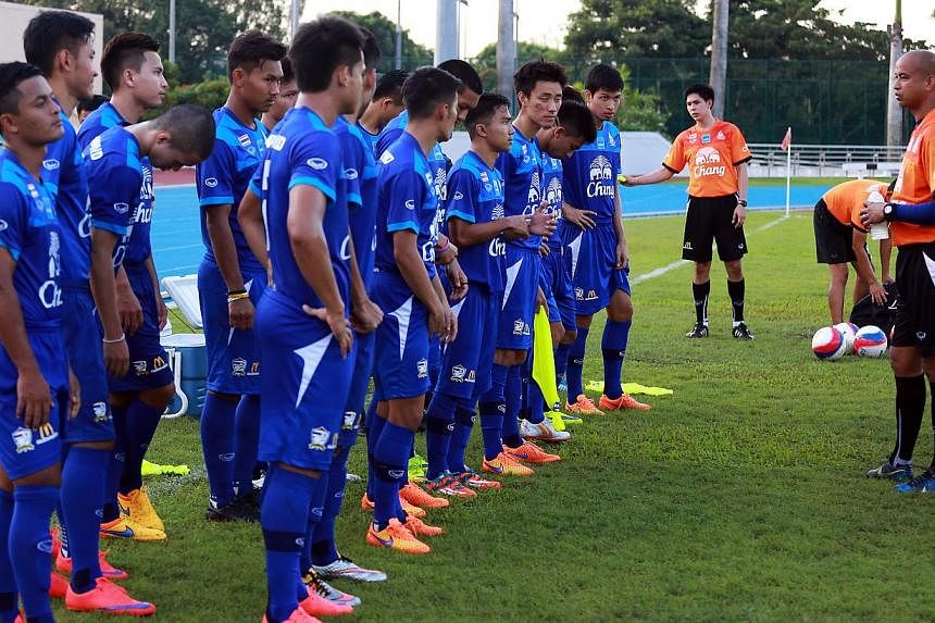 Thailand's SEA Games footballers training at Nanyang Polytechnic. -- ST PHOTO: DANIEL NEO&nbsp;