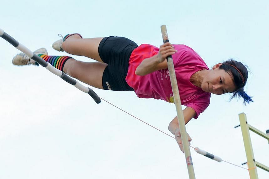 Rachel Yang won Singapore's first ever women's pole vault medal at the SEA Games on Thursday afternoon, clearing 3.90m to take silver at the National Stadium. -- ST PHOTO: ONG WEE JIN