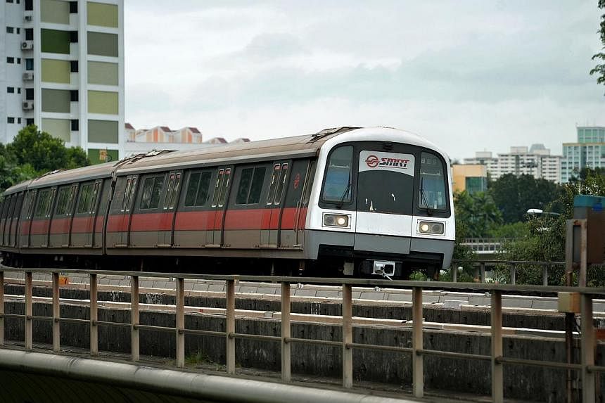Transport operator SMRT has announced that some of its train and bus services will run later for the closing ceremony of the SEA Games next Tuesday. -- PHOTO: ST FILE