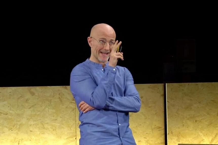 A screenshot of neurosurgeon&nbsp;Sergio Canavero at a past presentation. Canavero's project to undertake the first human head transplant has received a sceptical welcome in the United States, where he made a pitch to donors and fellow scientists. --