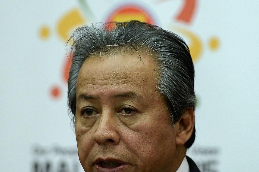 Dr Mahathir's attacks on investment fund 1MDB are aimed at toppling the Prime Minister, says Mr Anifah Aman.