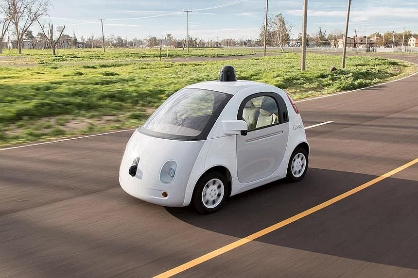 The prototype cars in the Silicon Valley city of Mountain View will be limited to 40kmh and have "safety drivers" who can take over if needed.