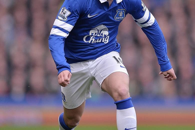 Former Barcelona playmaker Gerard Deulofeu has joined Everton for his second stint after impressing on loan during the 2013-14 English Premier League season.