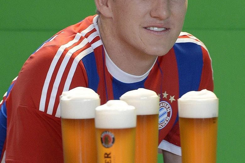 Germany midfielder Bastian Schweinsteiger is said to relish the idea of teaming up again with Manchester United boss Louis van Gaal, who had coached Bayern Munich from 2009 to 2011.