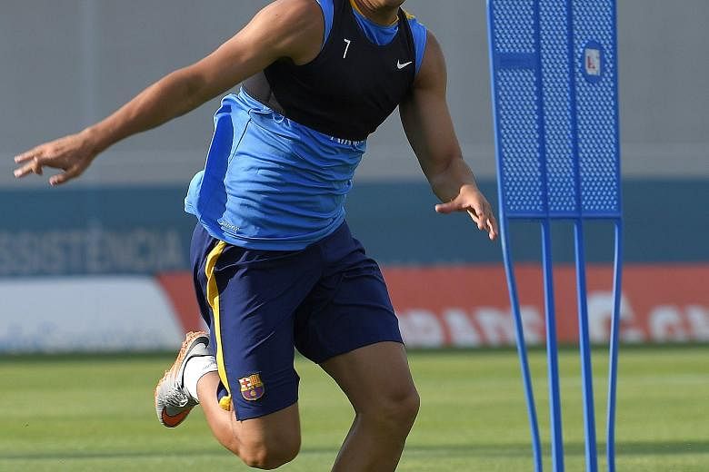 Barcelona forward Pedro Rodriguez, frustrated with limited game time, is set to draw a £22 million bid from United.