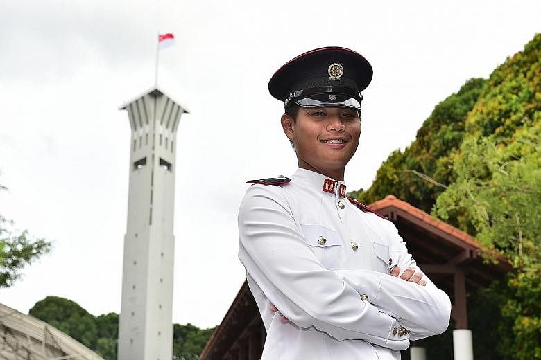 2LT Goh Jin Qiang was one of the 568 officer cadets commissioned yesterday. His dad died while he was undergoing the Officer Cadet Course.