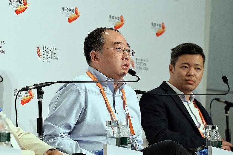 Apus Group founder Tao Li told a panel discussion yesterday that Chinese e-companies are now focusing on facilitating daily activities such as shopping and ordering food online.