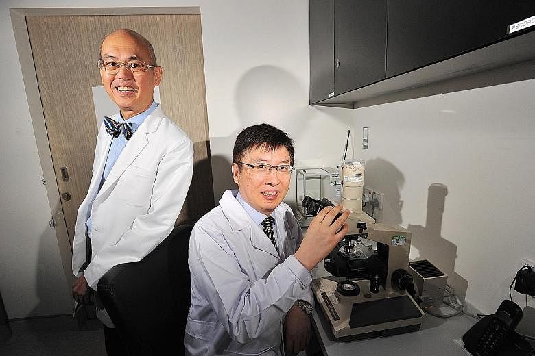 Professor P.C. Wong (with bow tie) and Associate Professor Bian Jinsong led the study on hydrogen sulphide as a treatment for male infertility.