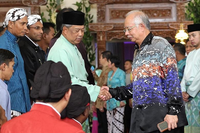 Malaysian PM Najib Razak (right) with Deputy PM Muhyiddin Yassin at an event last month. The statement from the Prime Minister's Office said that politicians should stop fighting among themselves.