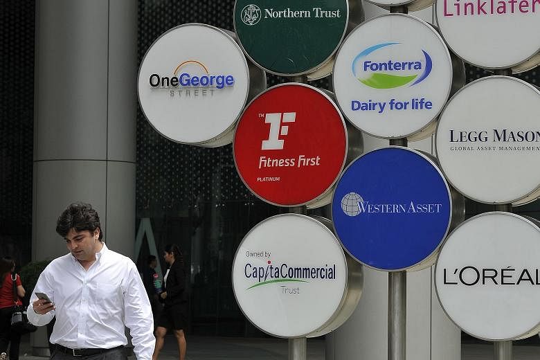 RBS is relinquishing its two floors of office space at One George Street and is looking for sub-tenants for one of the two floors it occupies at One Raffles Quay, according to market talk.