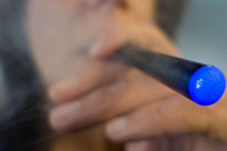 Teens who try e cigarettes more likely to start smoking study